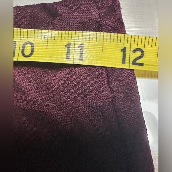 Elegant Lace look Pencil Skirt - Picture 5 of 6